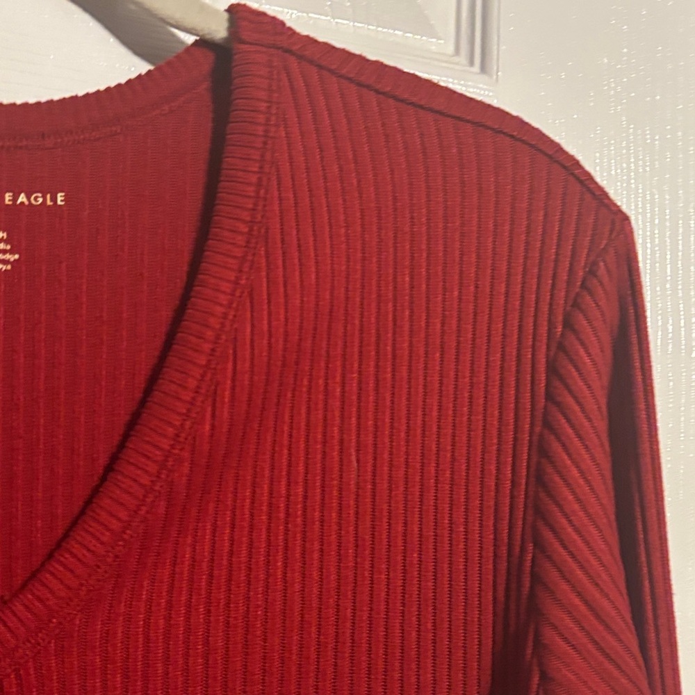 American Eagle Outfitters Deep Red Ribbed Long Sleeve v neck top size XS - Picture 4 of 7